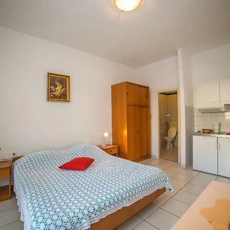 Casa de hóspedes Ina Povlja (Brac)