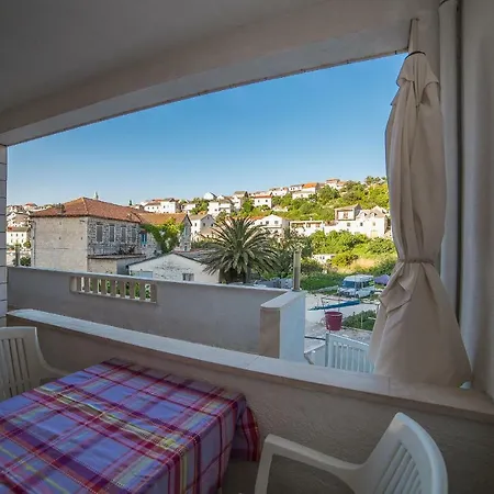 Ina Guest house Povlja (Brac)